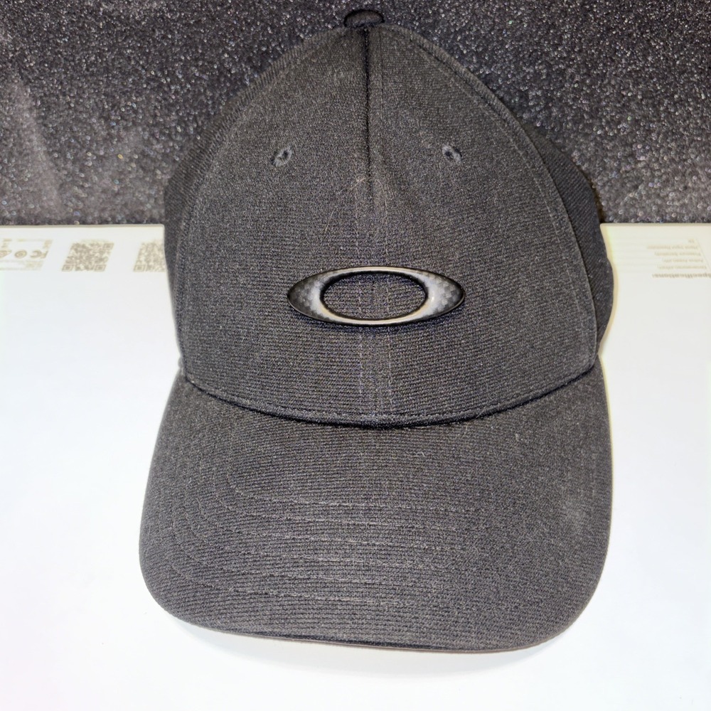Vintage 2000s Black Oakley Size s/M Classic Flex Hat Cap